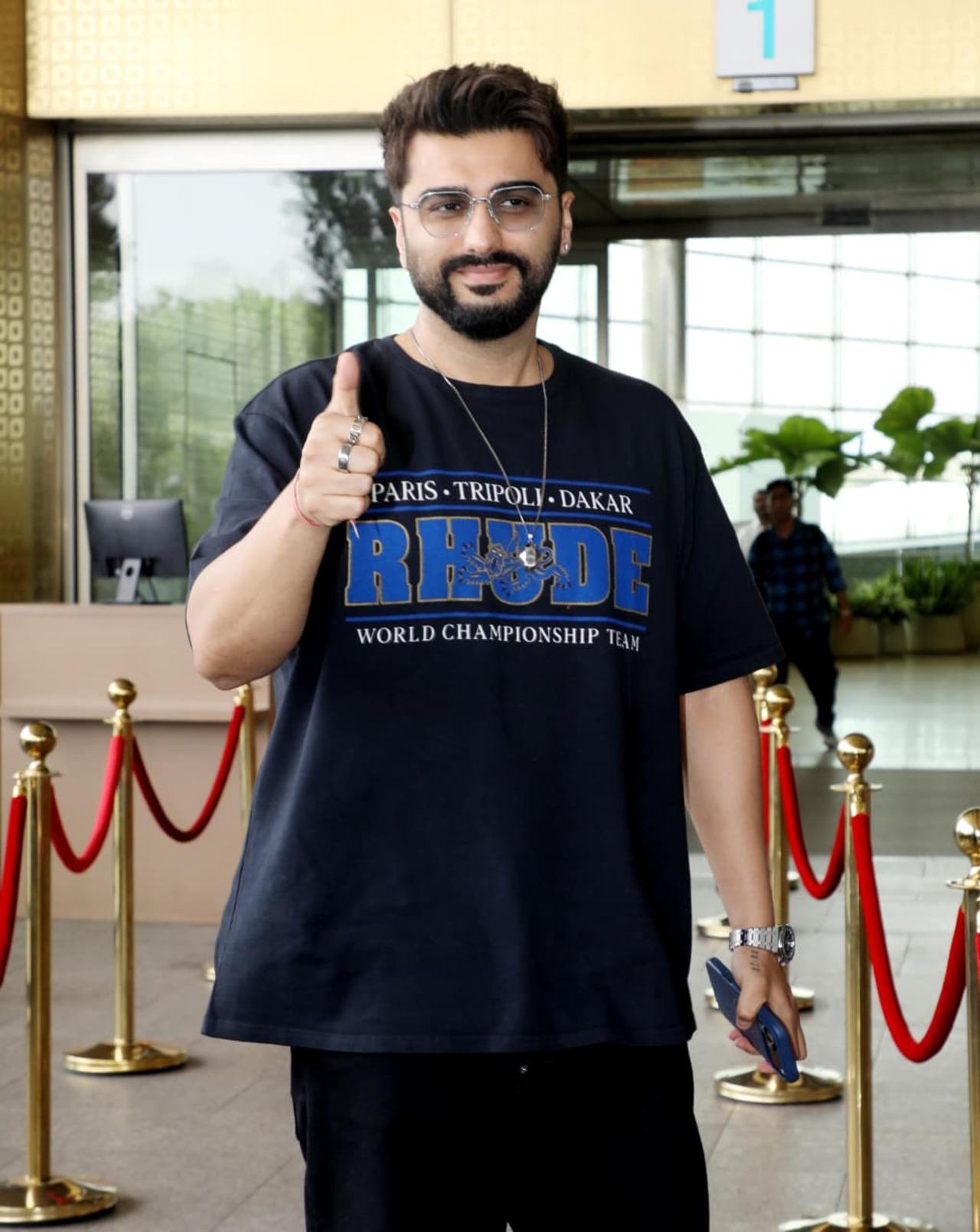 Arjun Kapoor is all smiles as he gets spotted at the airport